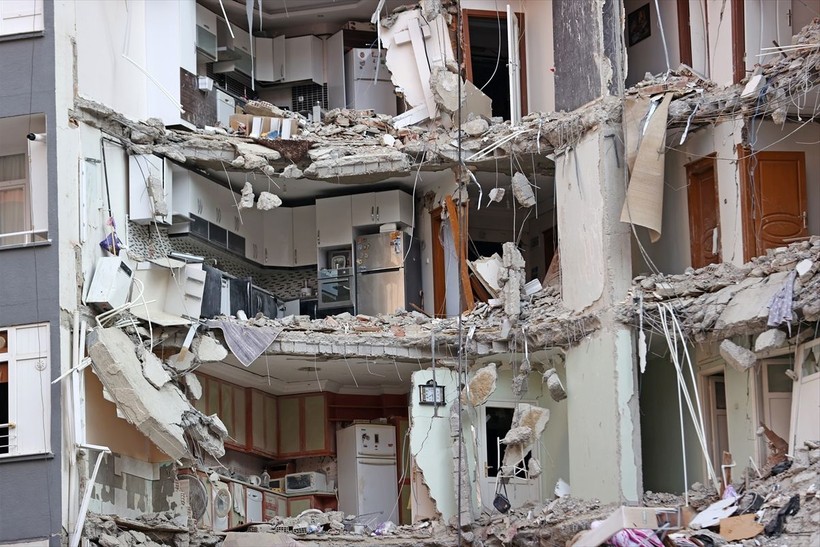 Güçlendirilen kolon, 7,7'lik depremde yıkımın önüne geçti - Resim: 15