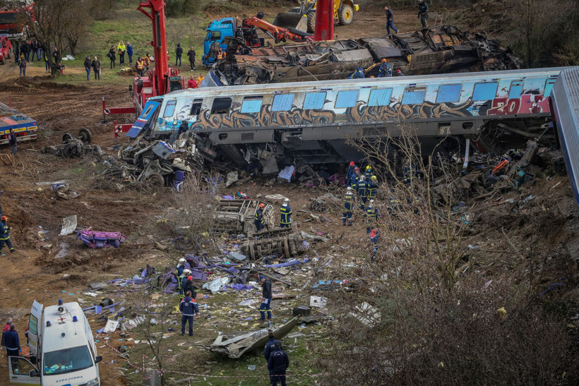 Yunanistan'daki tren kazasında can kaybı 57'ye yükseldi, 56 kişi hala kayıp - Resim : 1