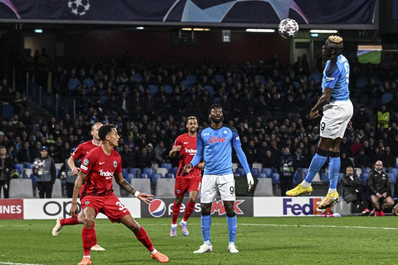 UEFA Şampiyonlar Ligi'nde çeyrek finale yükselen son takımlar Real Madrid ve Napoli oldu - Resim: 1