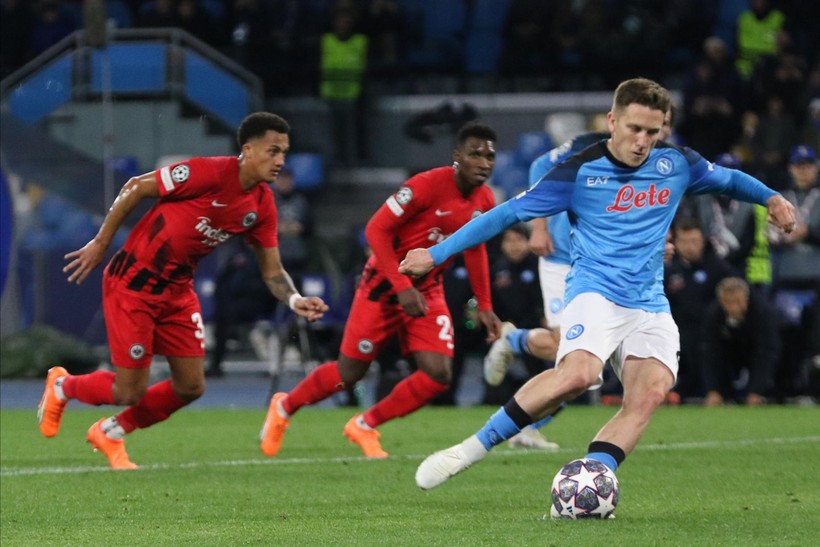 UEFA Şampiyonlar Ligi'nde çeyrek finale yükselen son takımlar Real Madrid ve Napoli oldu - Resim: 3