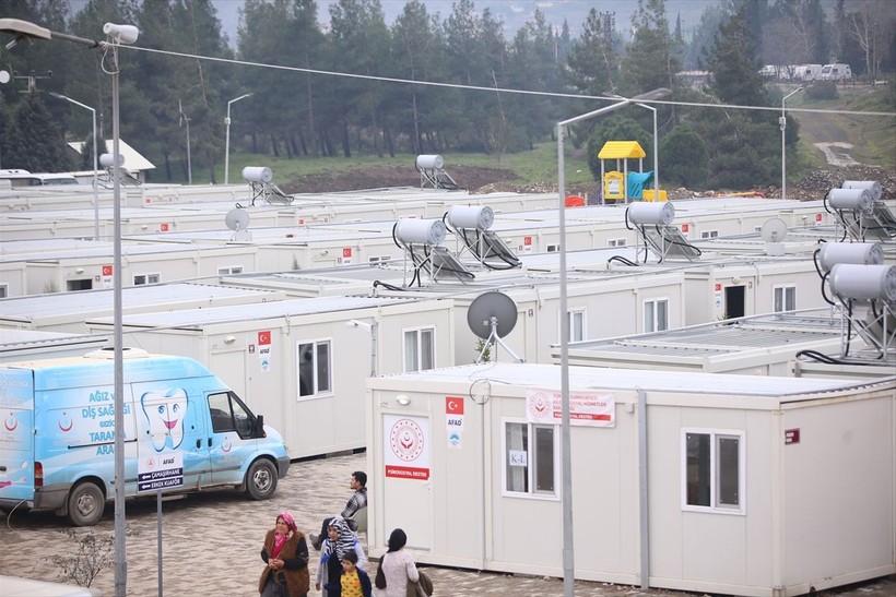 Depremlerde yıkıma uğrayan cadde ve ilçelerin isimleri konteyner kentte yaşatılıyor - Resim: 4