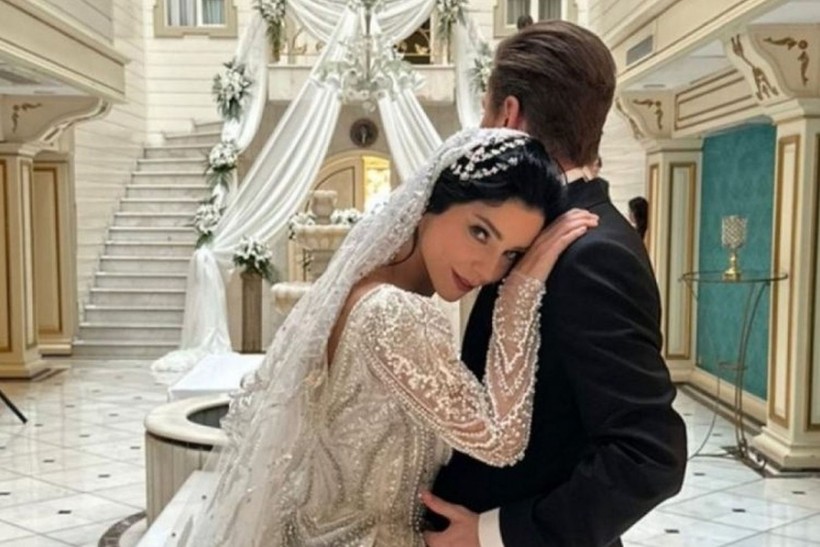 DJ sevgilisi Mert Aydın ile nikah masasına oturan ve 53'üncü günde boşanan güzel oyuncu Merve Boluğur yeniden mi evleniyor? Paylaşımı viral oldu - Resim: 6