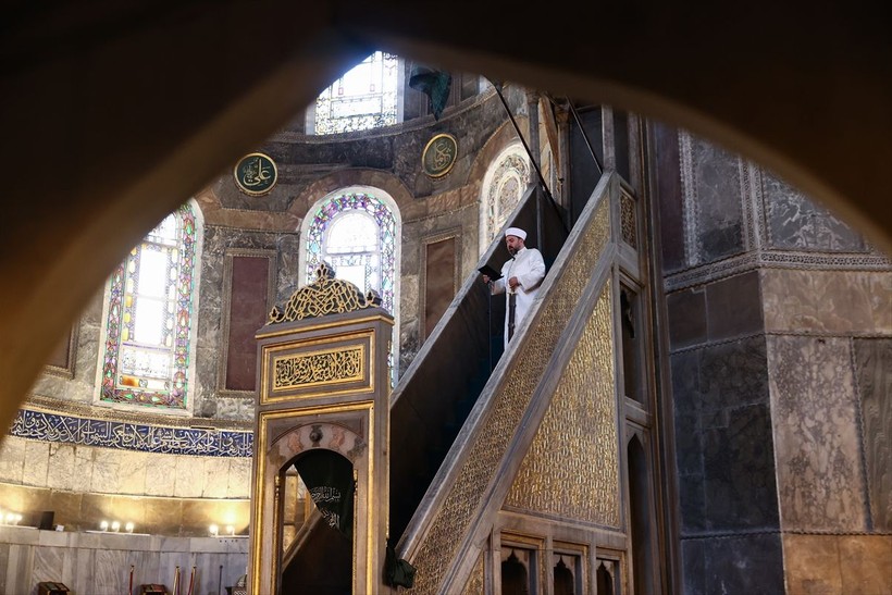 Ramazan'ın ilk cuma namazı Ayasofya-i Kebir Cami-i Şerifi'nde kılındı! Vatandaşlar yoğun ilgi gösterdi - Resim: 9