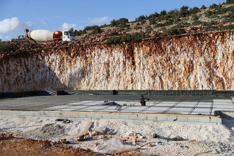 Kahramanmaraş merkezli depremlerin ardından Pazarcık'ta konteyner kent ve TOKİ konutlarının yapım çalışmaları sürüyor - Resim: 1