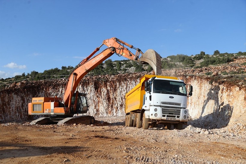 Kahramanmaraş merkezli depremlerin ardından Pazarcık'ta konteyner kent ve TOKİ konutlarının yapım çalışmaları sürüyor - Resim: 2