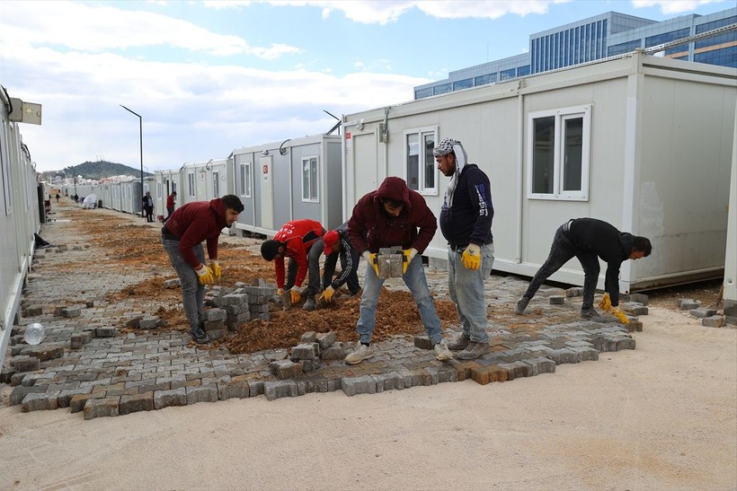 Kahramanmaraş merkezli depremlerin ardından Pazarcık'ta konteyner kent ve TOKİ konutlarının yapım çalışmaları sürüyor - Resim: 24