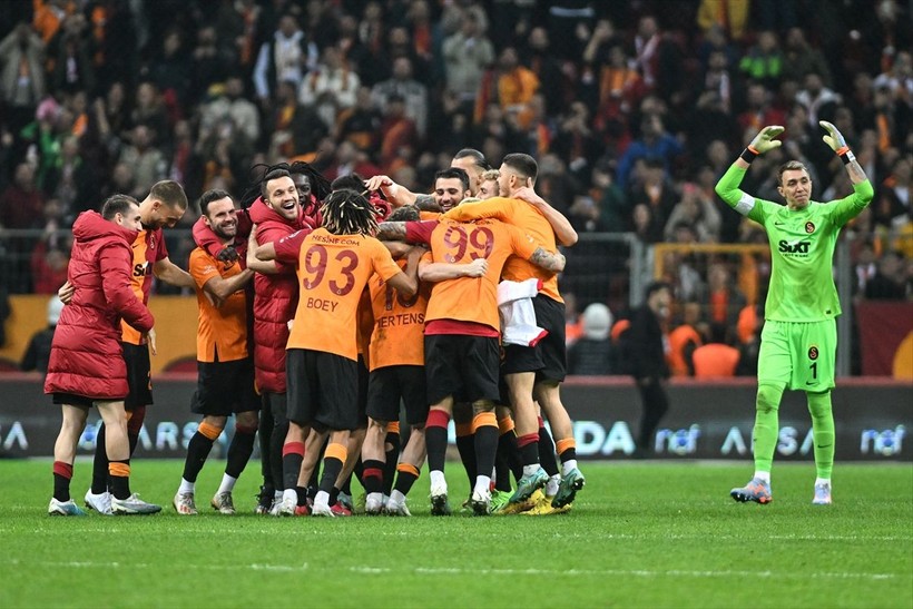 Galatasaray'ın yıldızı Sacha Boey'den flaş itiraf! "Sezon başında satmak istedi..." - Resim: 1