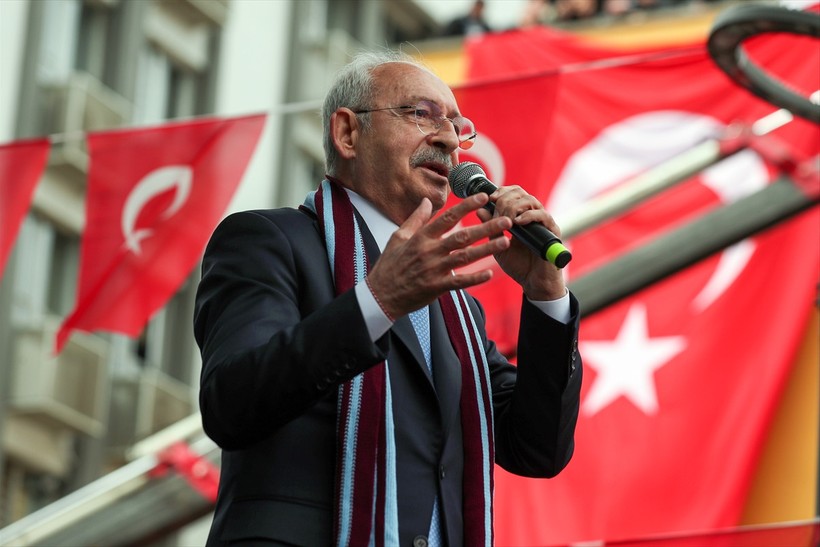 Cumhurbaşkanı adayı Kemal Kılıçdaroğlu Trabzon'da yaptığı konuşmasında gaflarına bir yenisini daha ekledi: Cennet kadının ayakları altındadır - Resim : 3