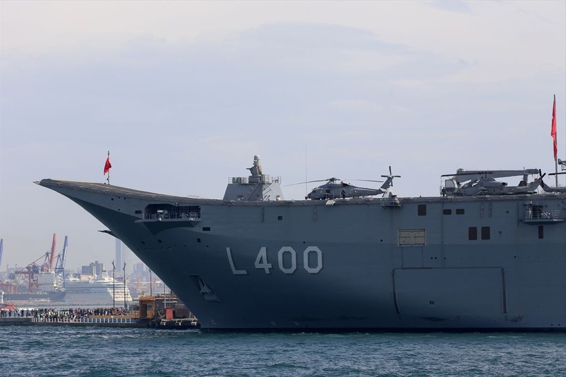 TCG Anadolu gemisi Sarayburnu Limanı'na demirledi: Gemi, yarın vatandaşların ziyaretine açılacak - Resim: 7