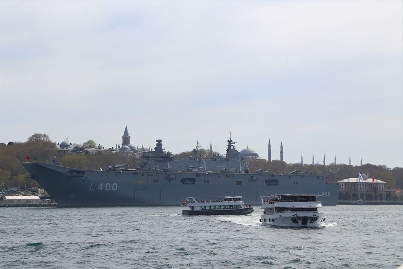 TCG Anadolu gemisi Sarayburnu Limanı'na demirledi: Gemi, yarın vatandaşların ziyaretine açılacak - Resim: 11