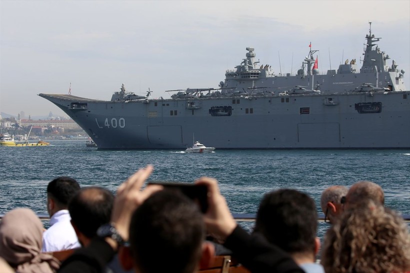 TCG Anadolu gemisi Sarayburnu Limanı'na demirledi: Gemi, yarın vatandaşların ziyaretine açılacak - Resim: 12