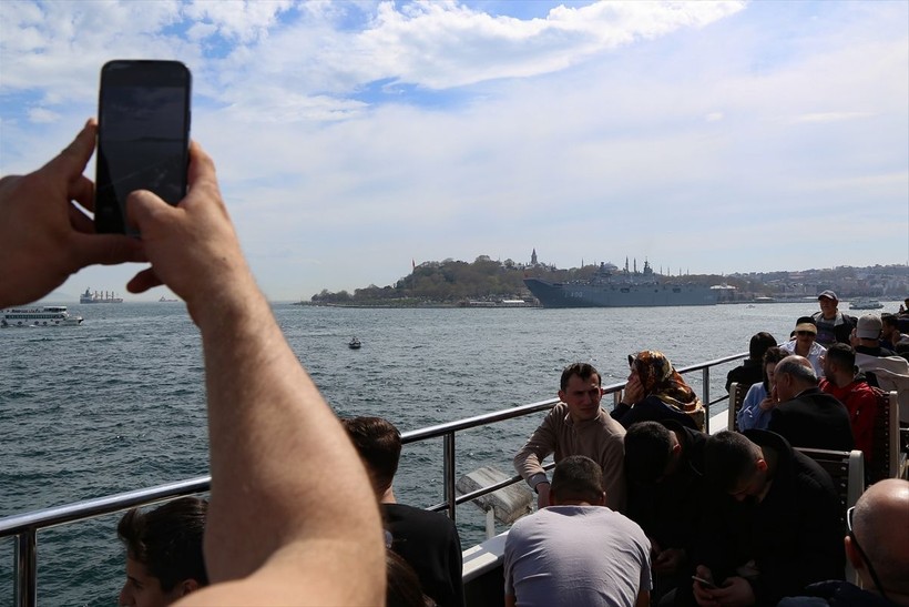 TCG Anadolu gemisi Sarayburnu Limanı'na demirledi: Gemi, yarın vatandaşların ziyaretine açılacak - Resim: 13