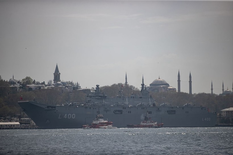 TCG Anadolu gemisi Sarayburnu Limanı'na demirledi: Gemi, yarın vatandaşların ziyaretine açılacak - Resim: 16