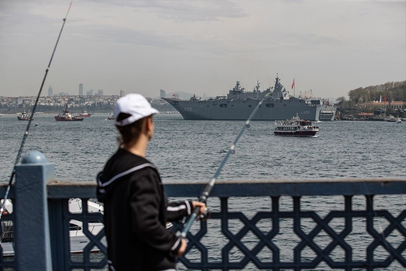 TCG Anadolu gemisi Sarayburnu Limanı'na demirledi: Gemi, yarın vatandaşların ziyaretine açılacak - Resim: 20