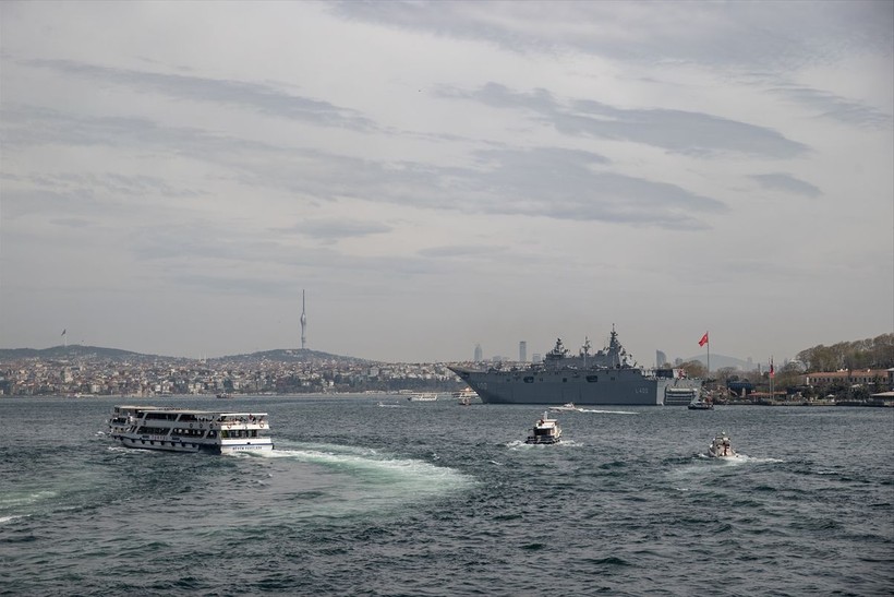 TCG Anadolu gemisi Sarayburnu Limanı'na demirledi: Gemi, yarın vatandaşların ziyaretine açılacak - Resim: 23