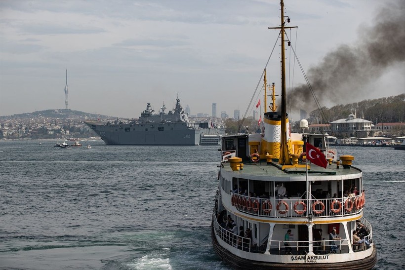 TCG Anadolu gemisi Sarayburnu Limanı'na demirledi: Gemi, yarın vatandaşların ziyaretine açılacak - Resim: 25
