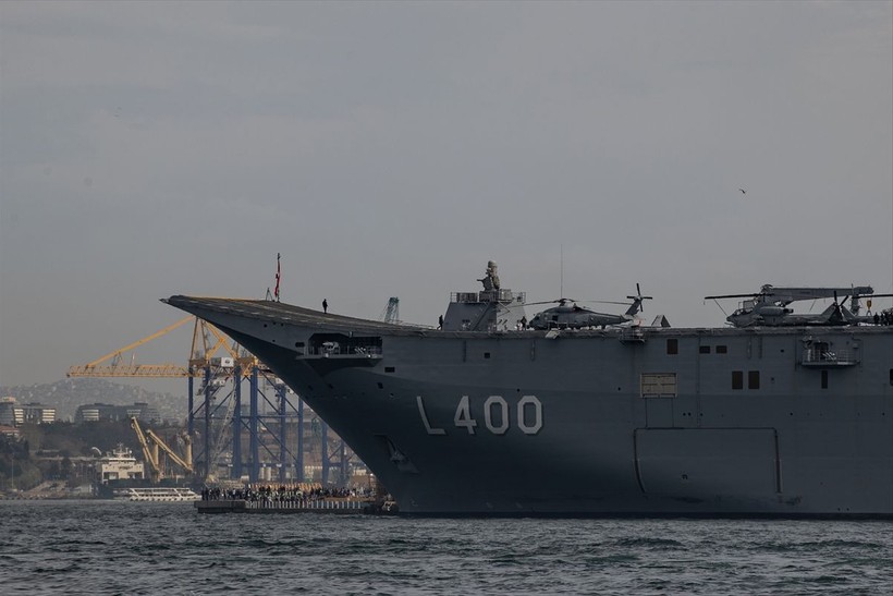 TCG Anadolu gemisi Sarayburnu Limanı'na demirledi: Gemi, yarın vatandaşların ziyaretine açılacak - Resim: 27