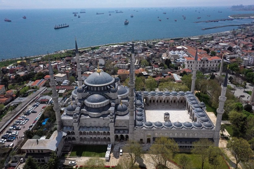 Restorasyonu tamamlanıp yeniden açılan Sultanahmet Camii'nden eşsiz görüntüler - Resim: 16
