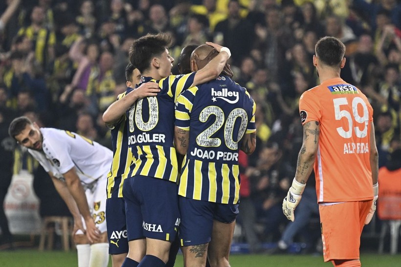 Fenerbahçe büyük fırsat tepti! Bu kez son dakikada yıkıldı - Resim: 13