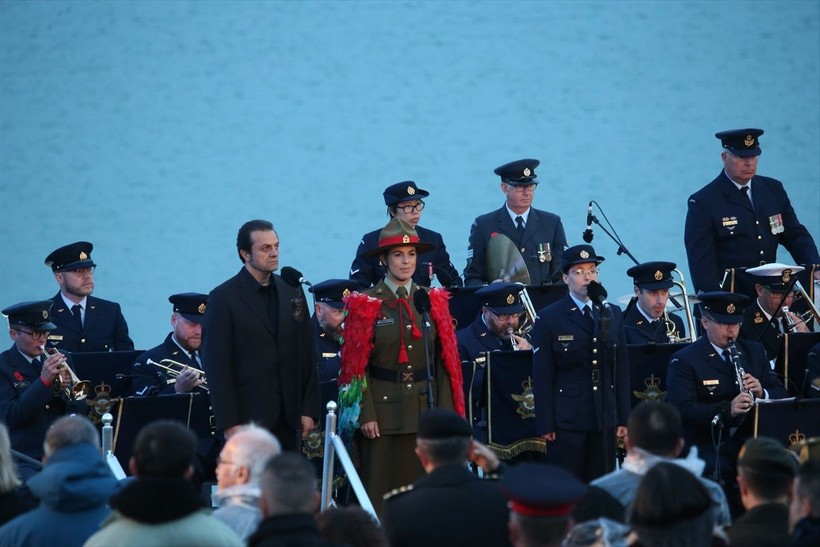 Çanakkale'de duygusal anlar: Anzak Koyu'nda geleneksel "Şafak Ayini" yapıldı - Resim: 19