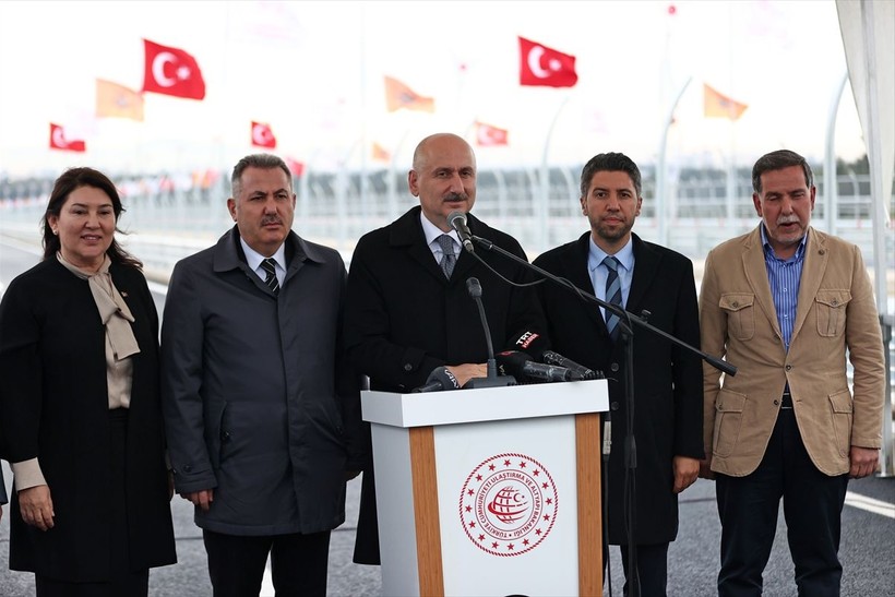 Seyhan Nehri'nin "yeni gerdanlığı", Türkiye'nin en uzun 4'üncü köprüsü, Adana 15 Temmuz Şehitler Köprüsü yarın açılıyor - Resim: 1