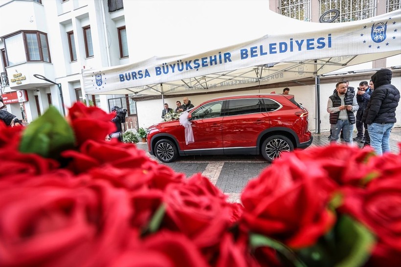 Bursa'da "Anadolu kırmızısı" Togg gelin arabası oldu - Resim: 7