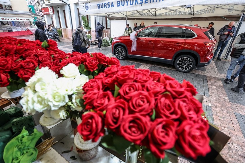 Bursa'da "Anadolu kırmızısı" Togg gelin arabası oldu - Resim: 8