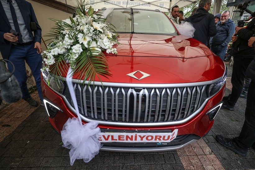 Bursa'da "Anadolu kırmızısı" Togg gelin arabası oldu - Resim: 9