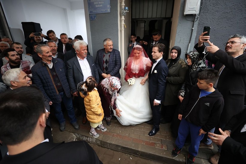 Bursa'da "Anadolu kırmızısı" Togg gelin arabası oldu - Resim: 12