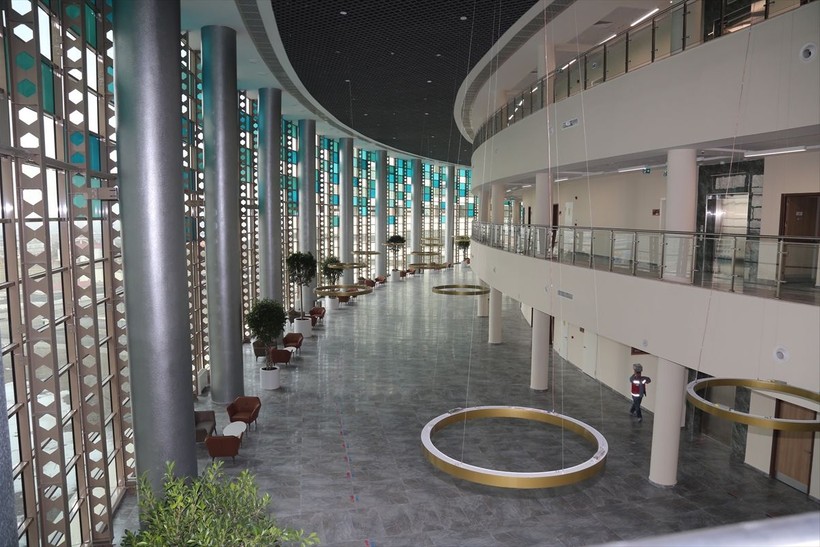 Erzurum Şehir Hastanesi bölgenin sağlık üssü haline geldi - Resim: 9