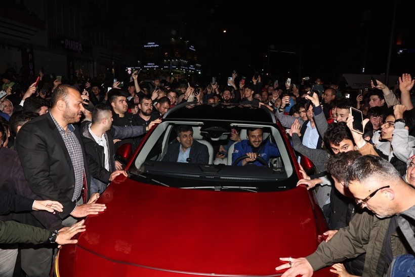Bağcılar'da taksiciler, Togg konvoyu oluşturdu - Resim: 1