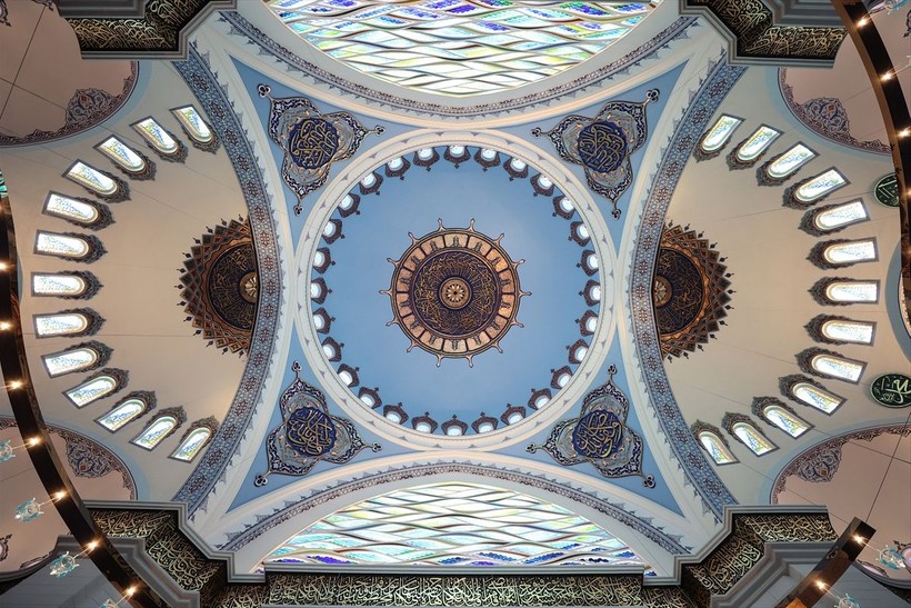 İstanbul Levent'te plazaların arasında görkemli bir cami: Barbaros Hayrettin Paşa Cami! Cumhuriyet tarihinde bir ilkle açıldı - Resim: 8