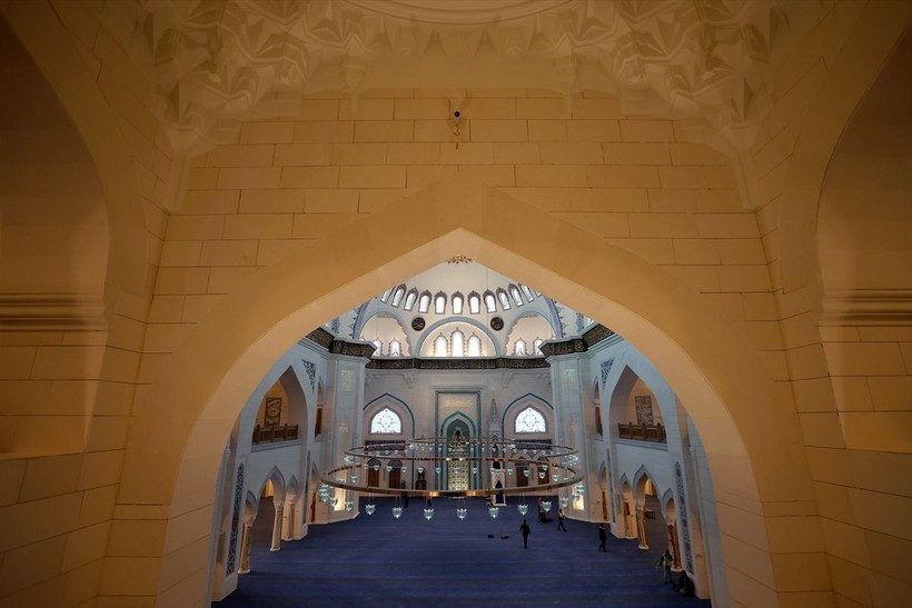 İstanbul Levent'te plazaların arasında görkemli bir cami: Barbaros Hayrettin Paşa Cami! Cumhuriyet tarihinde bir ilkle açıldı - Resim: 14