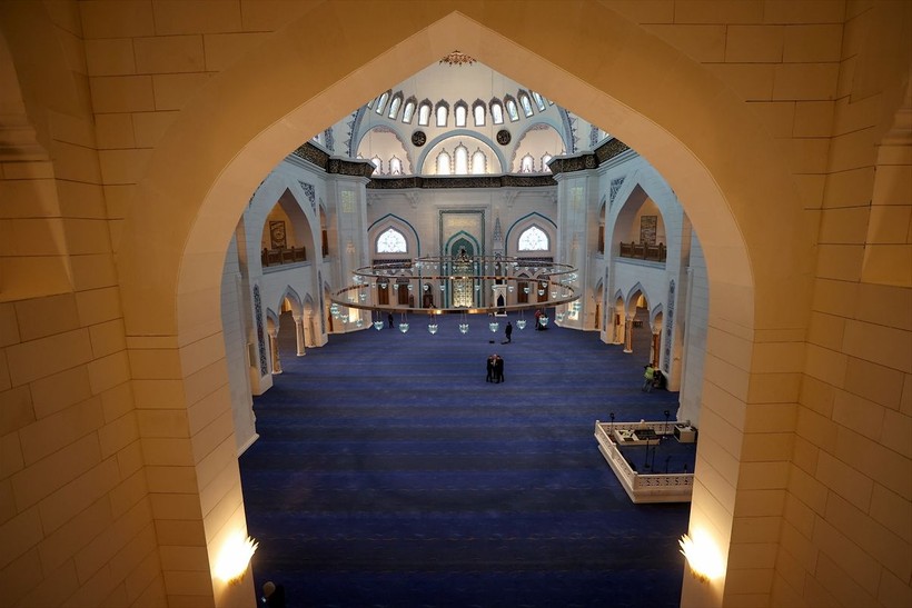 İstanbul Levent'te plazaların arasında görkemli bir cami: Barbaros Hayrettin Paşa Cami! Cumhuriyet tarihinde bir ilkle açıldı - Resim: 15