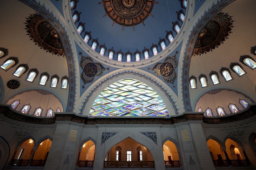 İstanbul Levent'te plazaların arasında görkemli bir cami: Barbaros Hayrettin Paşa Cami! Cumhuriyet tarihinde bir ilkle açıldı - Resim: 24