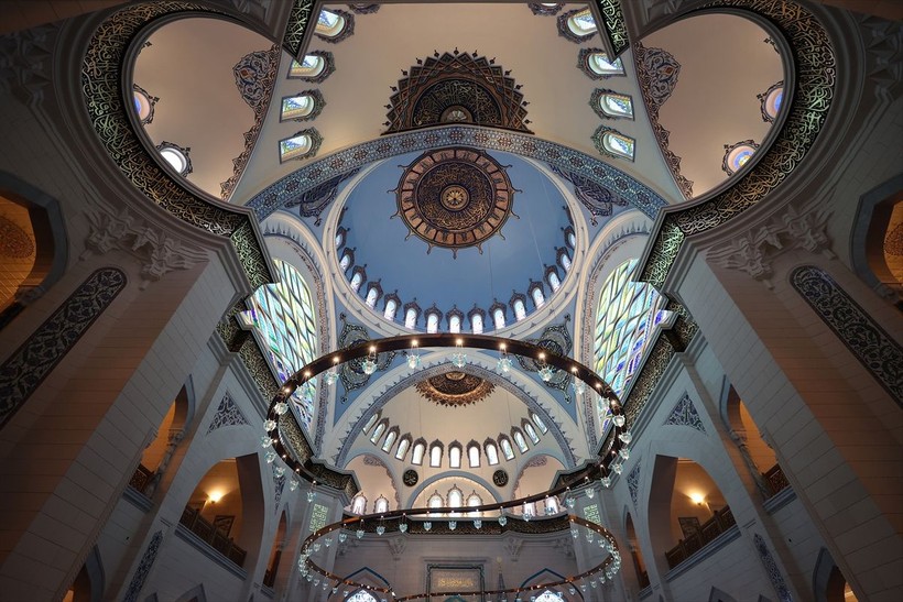 İstanbul Levent'te plazaların arasında görkemli bir cami: Barbaros Hayrettin Paşa Cami! Cumhuriyet tarihinde bir ilkle açıldı - Resim: 29