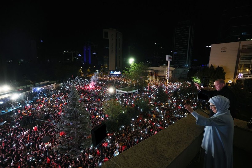 Dünya Türkiye'deki seçimi manşetlerine taşıdı! Economist'ten geri hamle - Resim: 14
