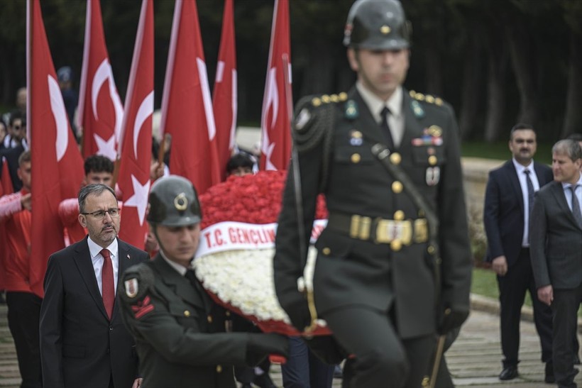 19 Mayıs coşkuyla kutlanıyor! Gençler Ata'nın huzurunda - Resim: 8