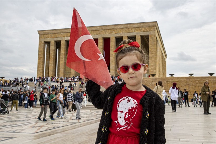 19 Mayıs coşkuyla kutlanıyor! Gençler Ata'nın huzurunda - Resim: 19