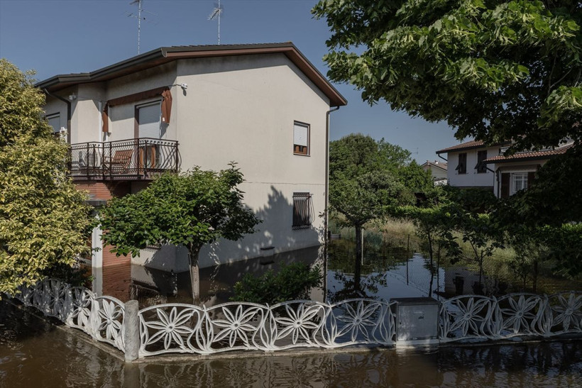 İtalya'da meydana gelen sel felaketinde ölenlerin sayısı artıyor! - Resim: 26