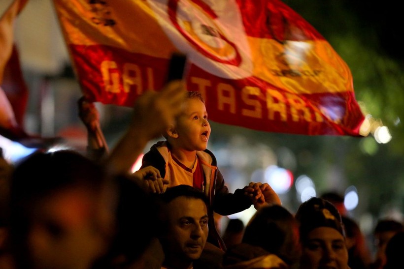 Galatasaray 23. şampiyonluğunu ilan etti! Şampiyonluk kutlamalarından ilginç kareler - Resim: 3