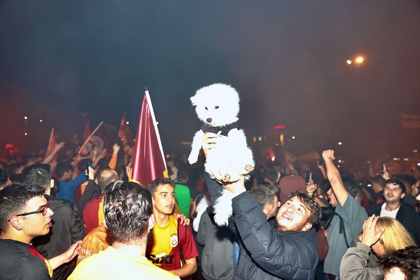 Galatasaray 23. şampiyonluğunu ilan etti! Şampiyonluk kutlamalarından ilginç kareler - Resim: 21