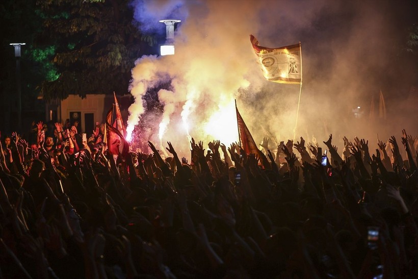 Galatasaray 23. şampiyonluğunu ilan etti! Şampiyonluk kutlamalarından ilginç kareler - Resim: 36