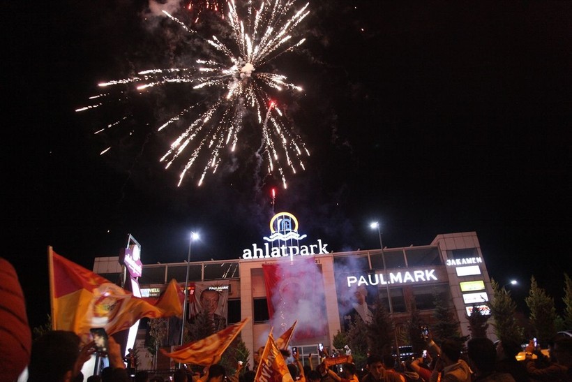 Galatasaray 23. şampiyonluğunu ilan etti! Şampiyonluk kutlamalarından ilginç kareler - Resim: 38