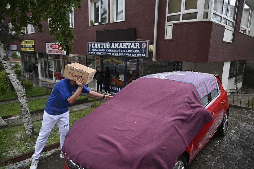 Meteoroloji'nin uyardığı Ankara'ya ceviz büyüklüğünde dolu yağdı! Yurt genelinde hafta sonu hava nasıl olacak? Birçok ile sağanak ve fırtına uyarısı yapıldı - Resim: 5