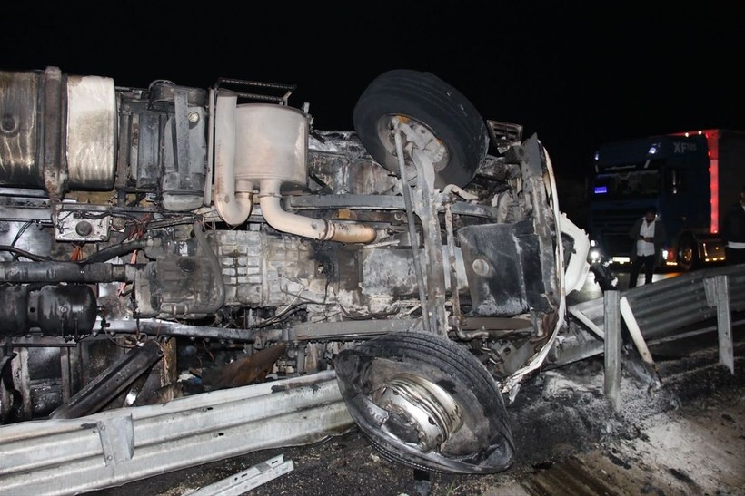 AK Parti Grup Başkanvekili Bahadır Yenişehirlioğlu ve oğlu trafik kazası geçirdi - Resim: 3