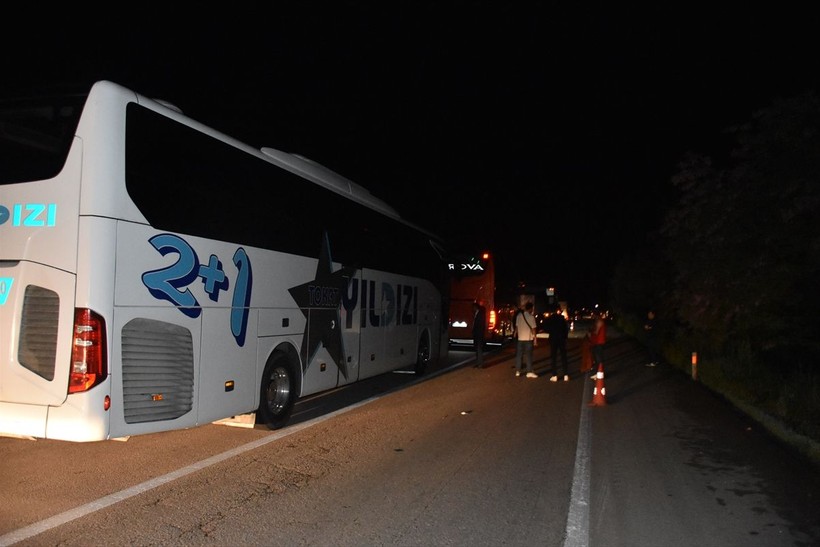 AK Parti Grup Başkanvekili Bahadır Yenişehirlioğlu ve oğlu trafik kazası geçirdi - Resim: 12