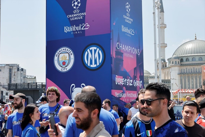 Tarihi Yarımada esnafının yüzü gülüyor! Taksim çevresinde UEFA Şampiyonlar Ligi finali yoğunluğu - Resim: 6