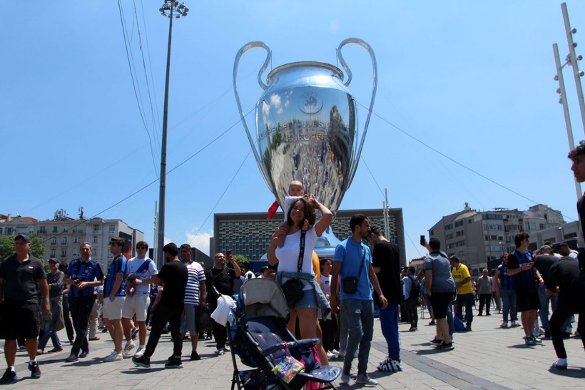 UEFA Şampiyonlar Ligi Finali için İstanbul'a gelen Avrupalı taraftarlar bilet bulmak için kara borsaya düştü - Resim: 9