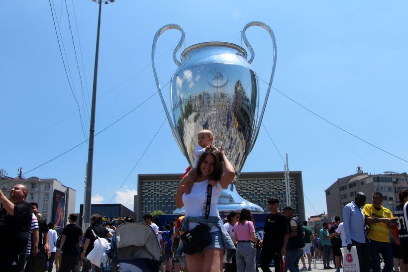 UEFA Şampiyonlar Ligi Finali için İstanbul'a gelen Avrupalı taraftarlar bilet bulmak için kara borsaya düştü - Resim: 10